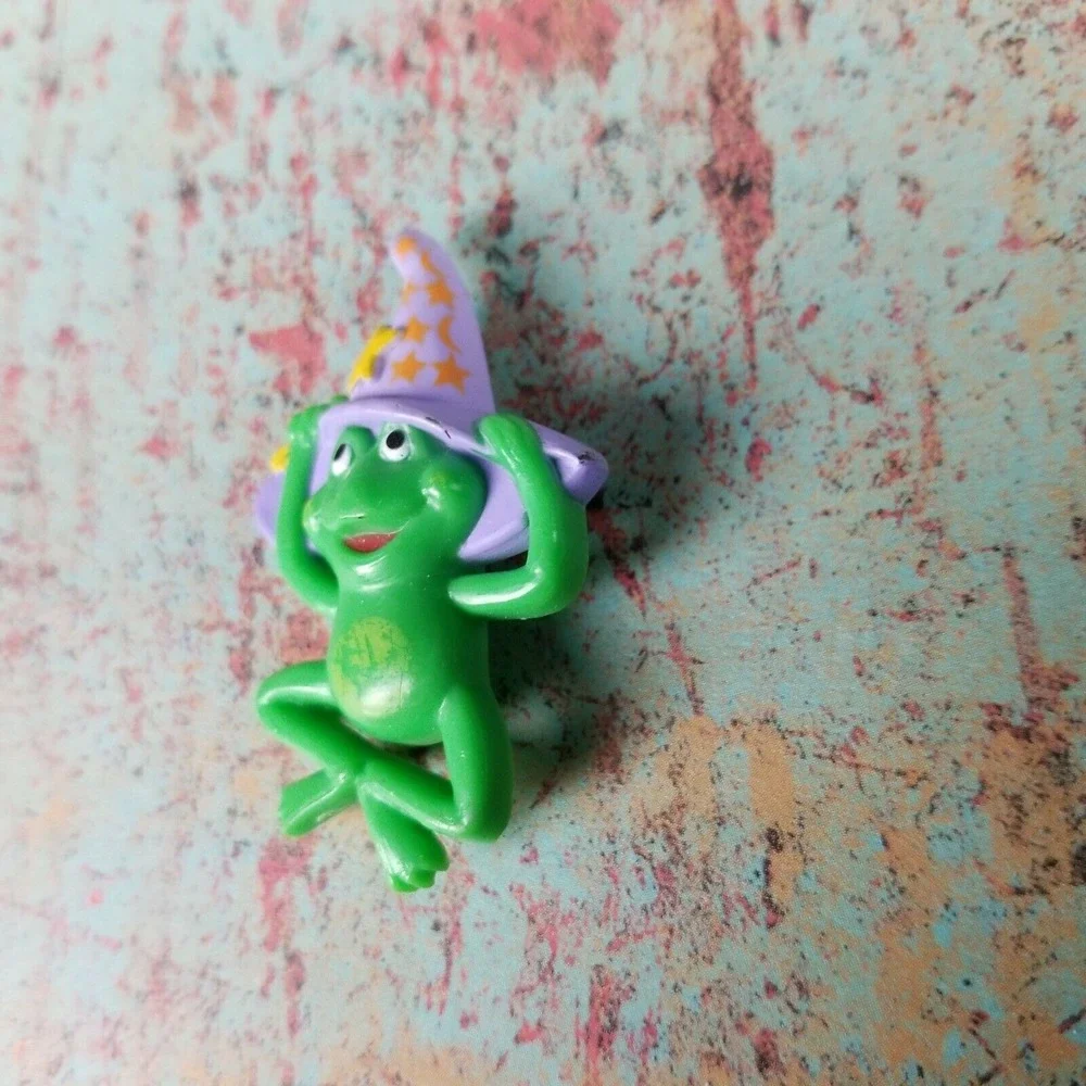 Vintage Signed Hallmark Cards Pin Green Frog with Purple Magician Witch Hat Star